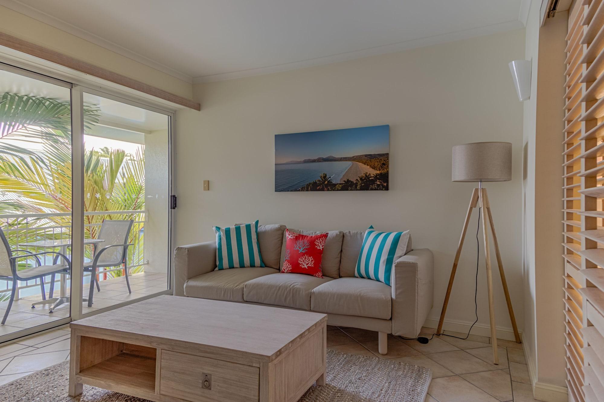 Macrossan House Boutique Holiday Apartments Port Douglas Kültér fotó