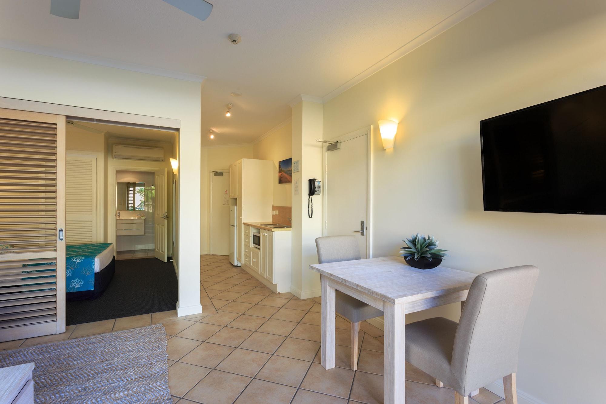 Macrossan House Boutique Holiday Apartments Port Douglas Kültér fotó