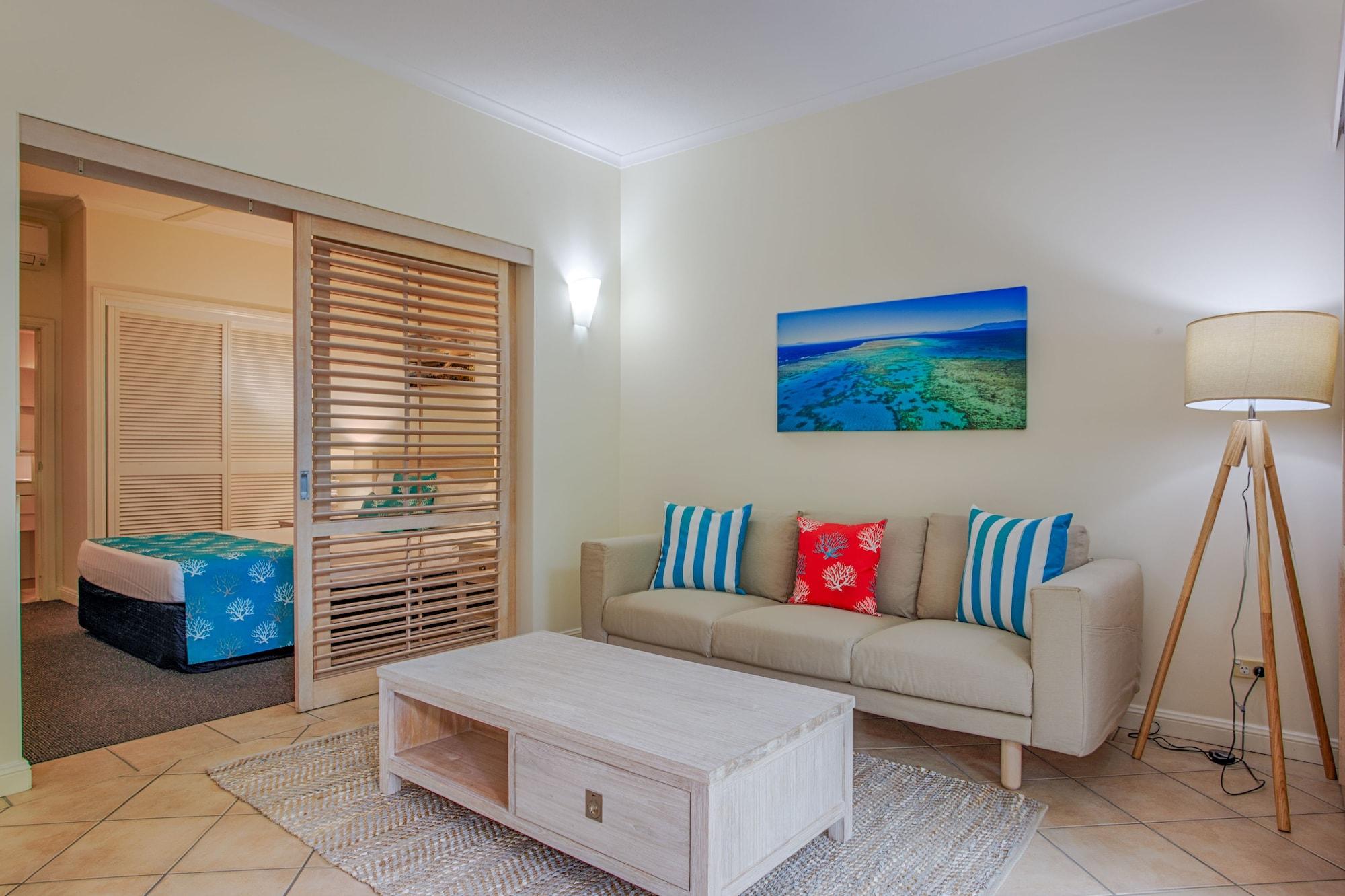 Macrossan House Boutique Holiday Apartments Port Douglas Kültér fotó