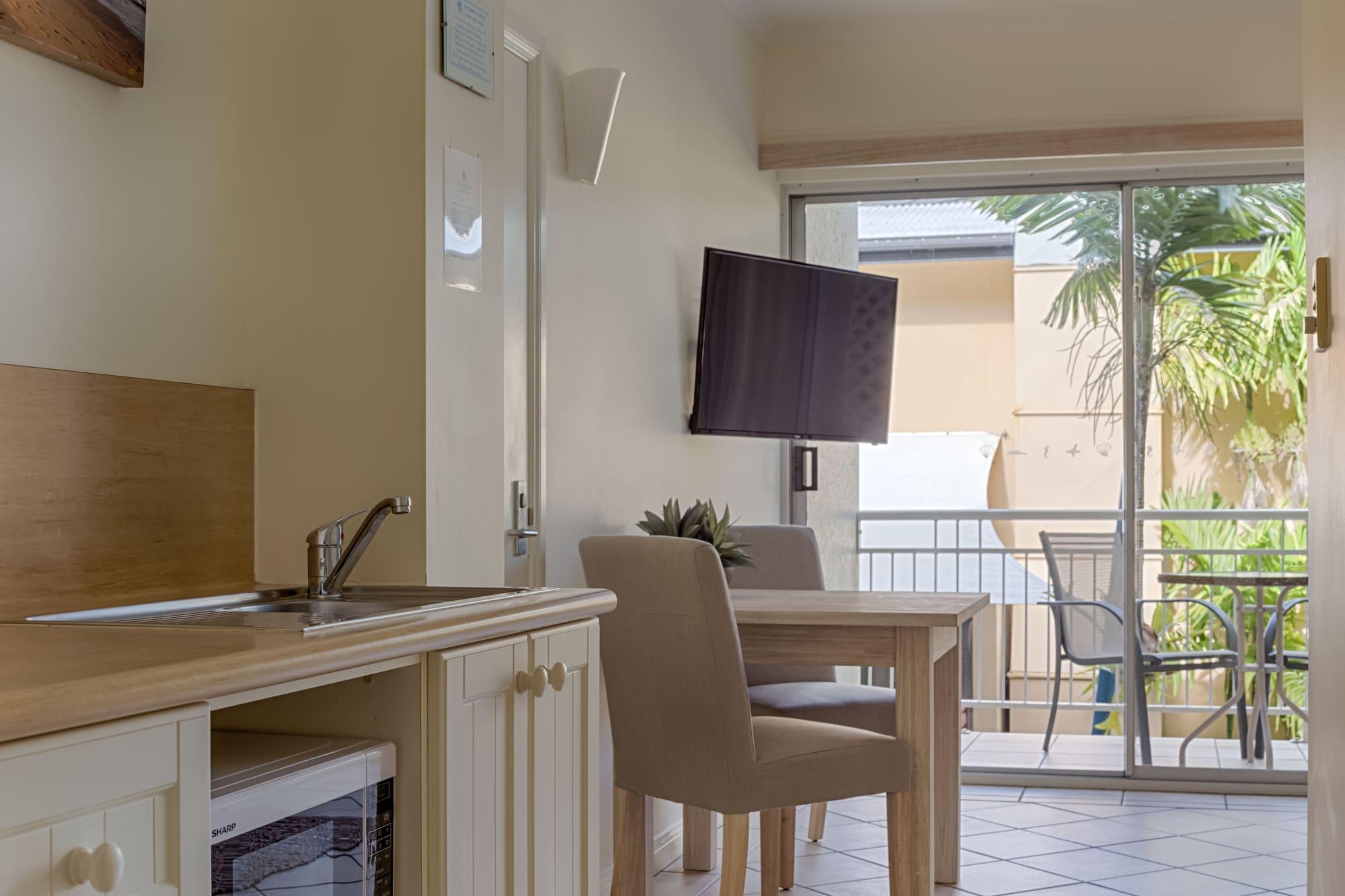 Macrossan House Boutique Holiday Apartments Port Douglas Kültér fotó