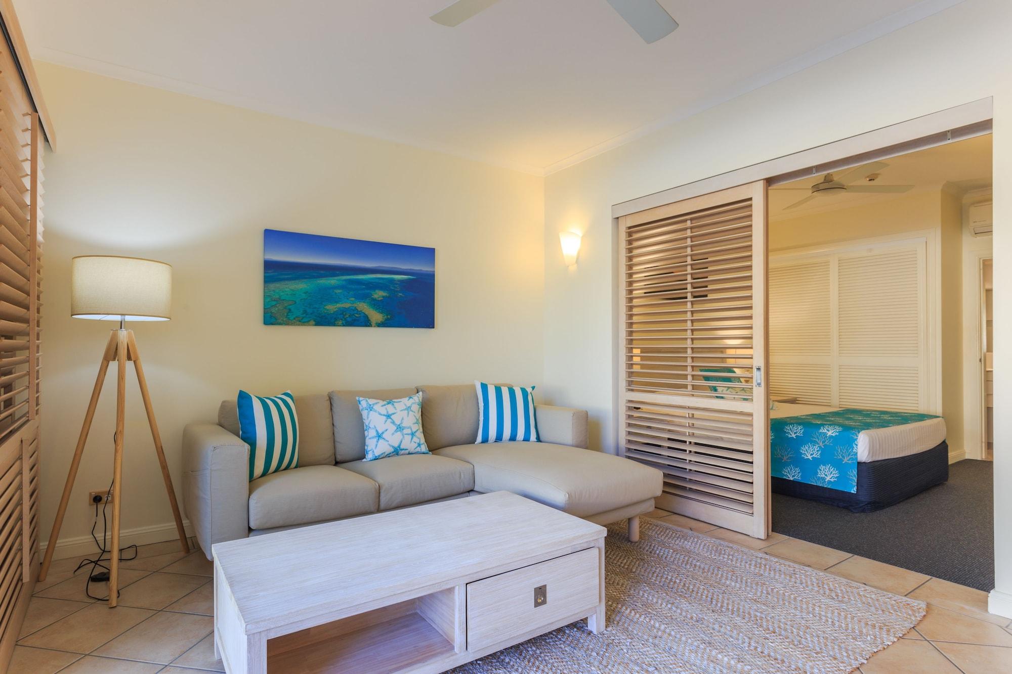 Macrossan House Boutique Holiday Apartments Port Douglas Kültér fotó