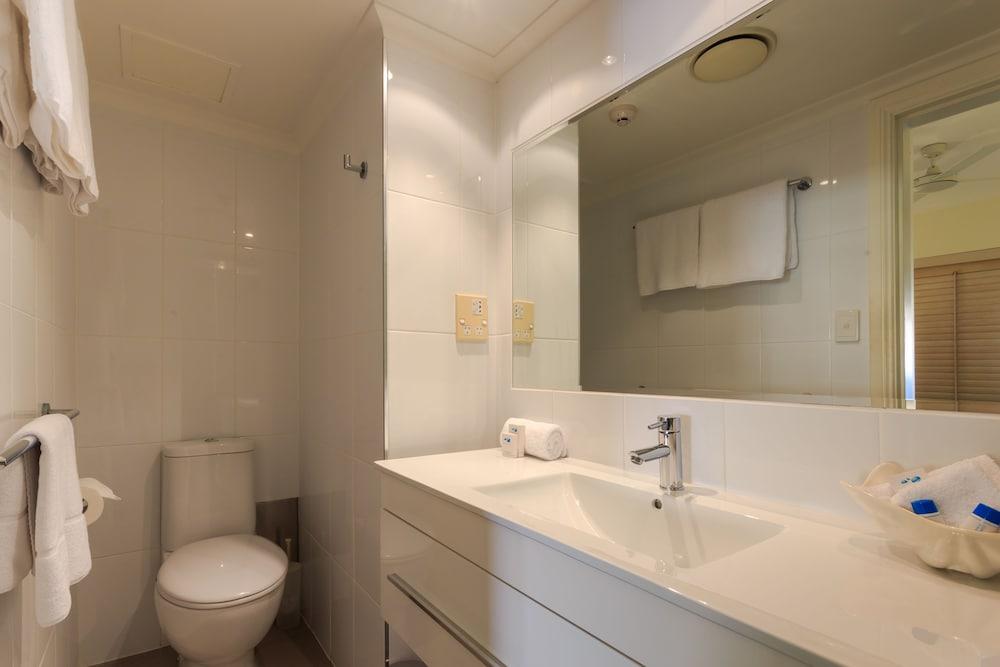 Macrossan House Boutique Holiday Apartments Port Douglas Kültér fotó