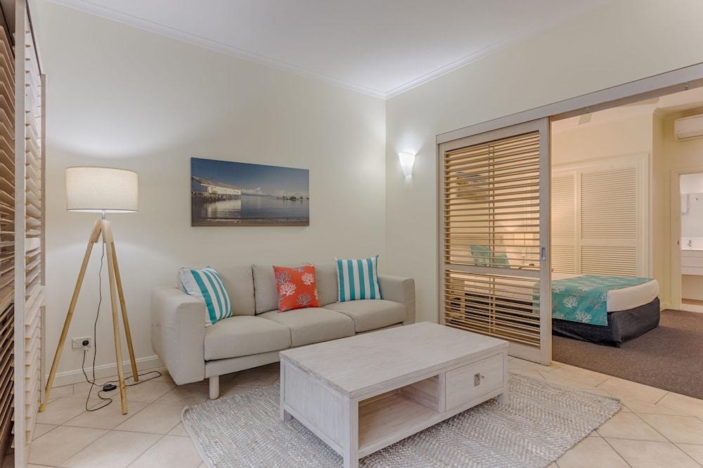 Macrossan House Boutique Holiday Apartments Port Douglas Kültér fotó