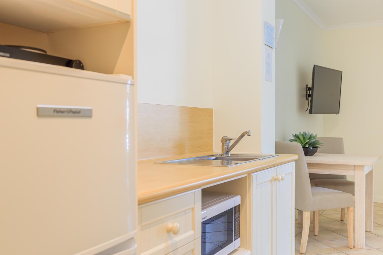 Macrossan House Boutique Holiday Apartments Port Douglas Kültér fotó