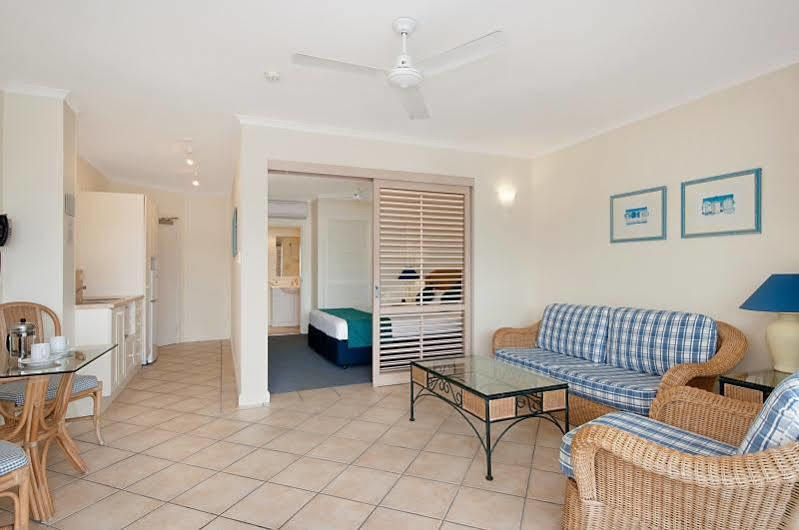 Macrossan House Boutique Holiday Apartments Port Douglas Kültér fotó