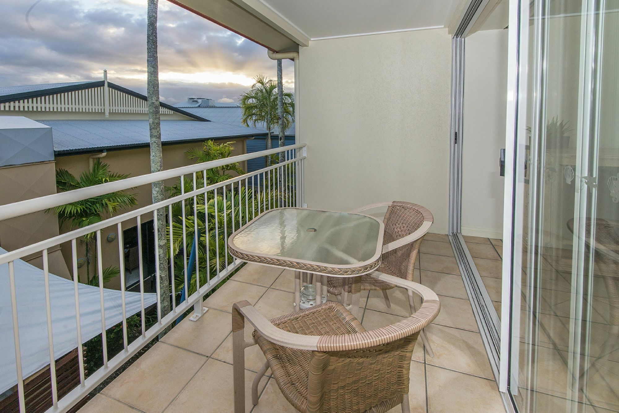 Macrossan House Boutique Holiday Apartments Port Douglas Kültér fotó